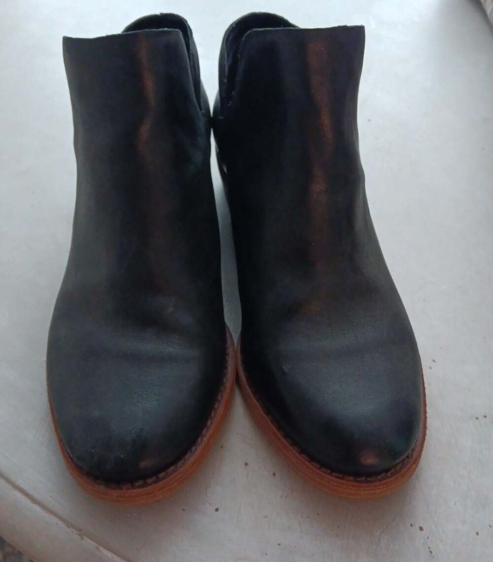 GB Black Leather Ankle Boots Booties Size 8.5M
